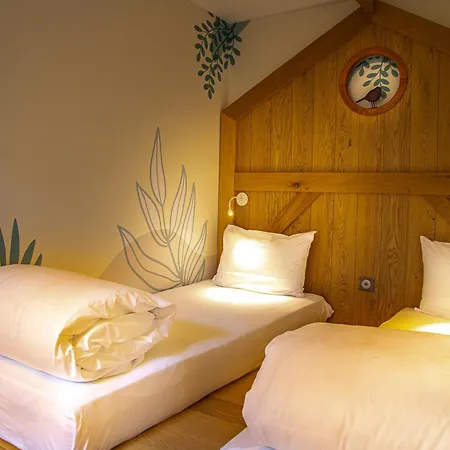 Ecolodgee Hotel